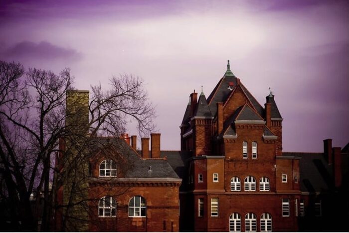 Photo by Nhi Tran of the Science Hall